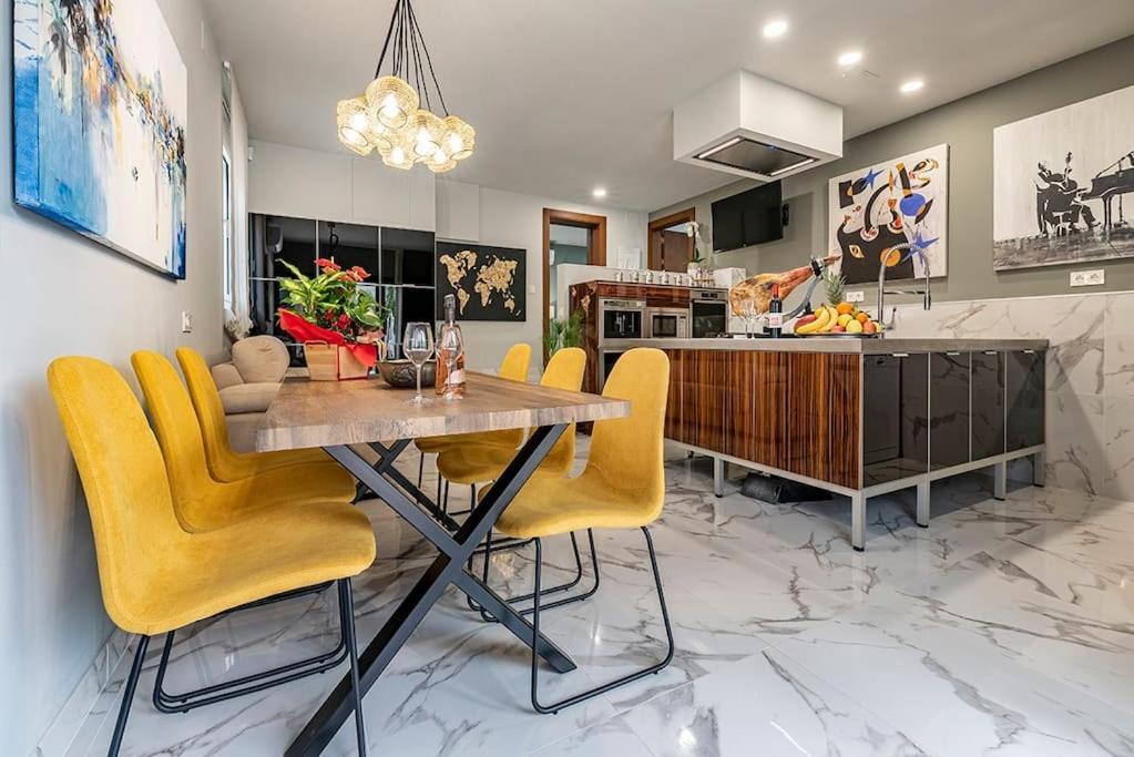 Luxury Casa Con Piscina, Wifi, 150M Dal Mare Apartman Miami Playa Kültér fotó