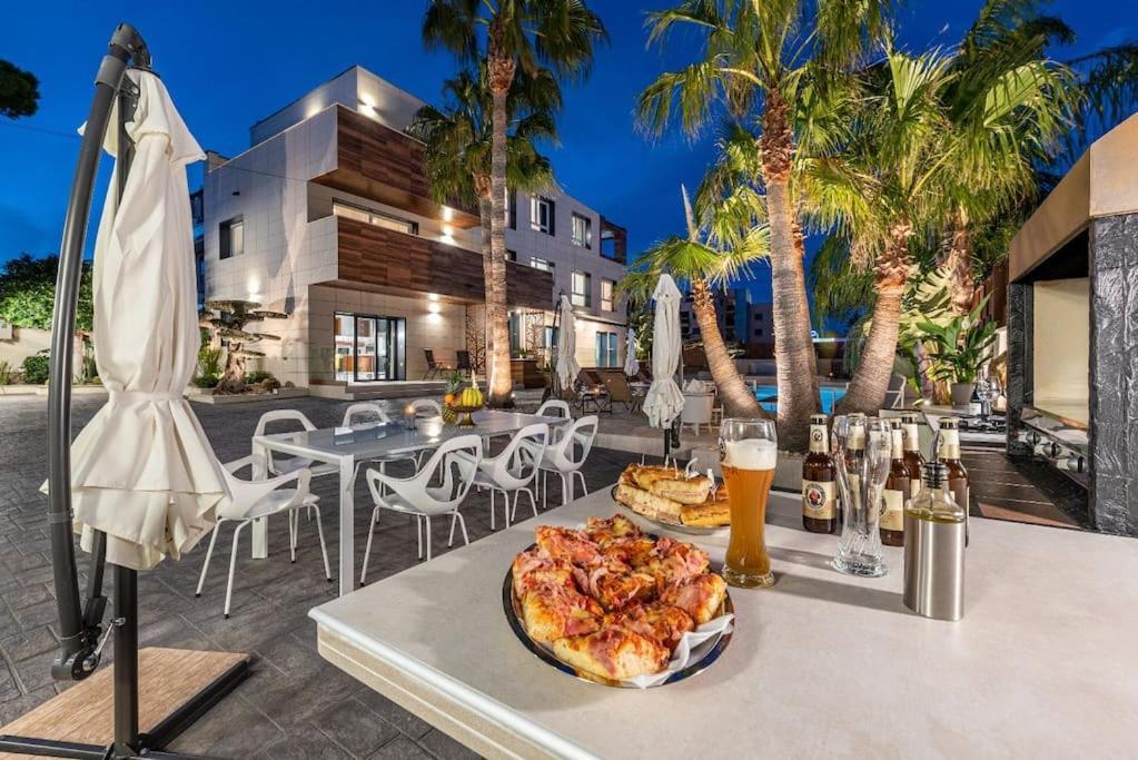 Luxury Casa Con Piscina, Wifi, 150M Dal Mare Apartman Miami Playa Kültér fotó