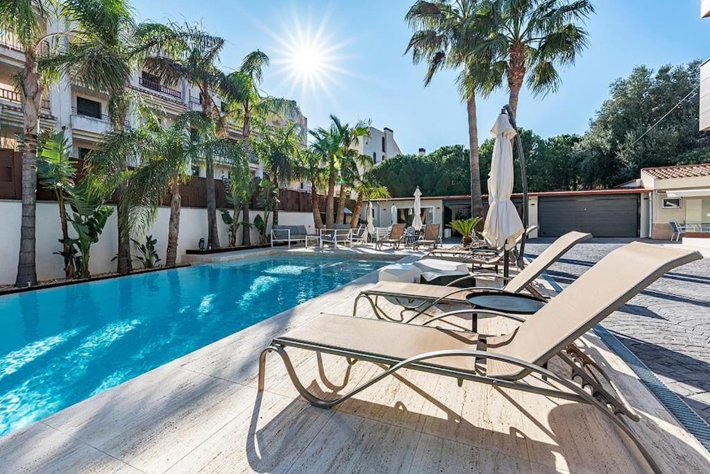 Luxury Casa Con Piscina, Wifi, 150M Dal Mare Apartman Miami Playa Kültér fotó