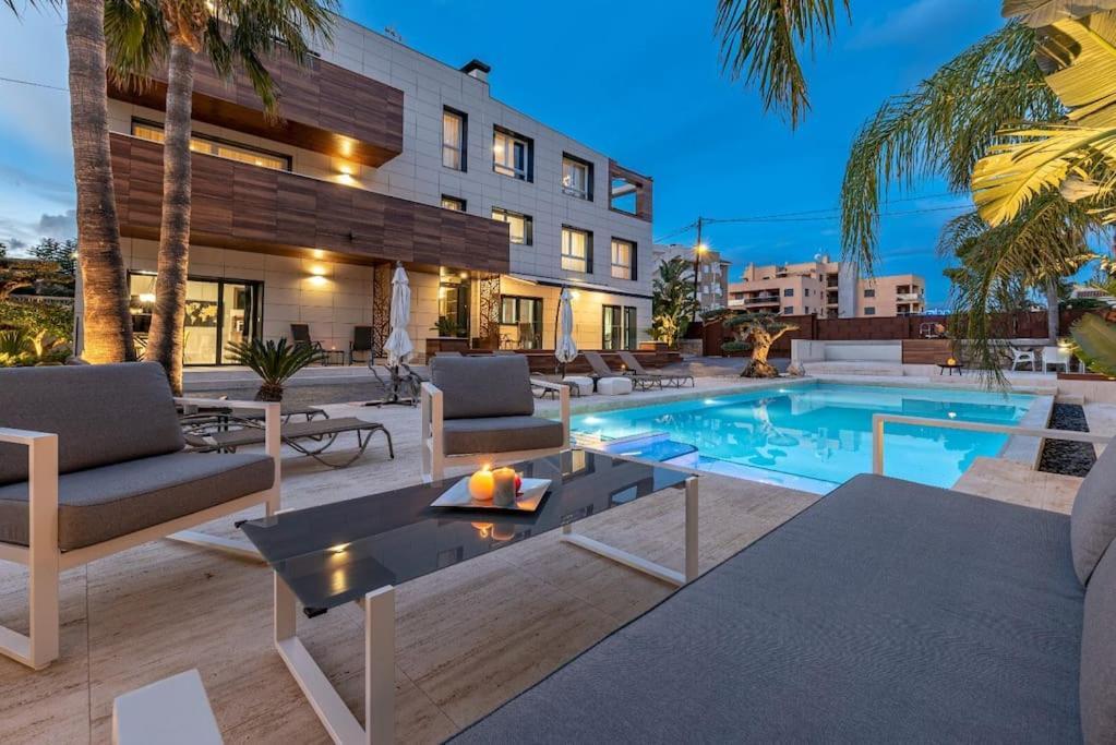 Luxury Casa Con Piscina, Wifi, 150M Dal Mare Apartman Miami Playa Kültér fotó