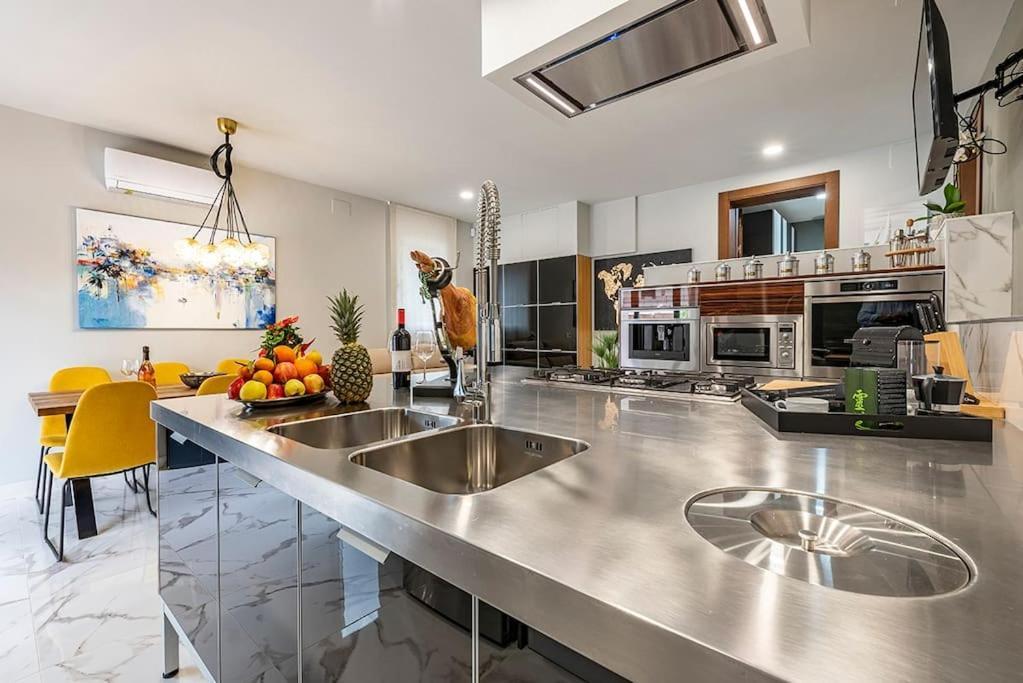 Luxury Casa Con Piscina, Wifi, 150M Dal Mare Apartman Miami Playa Kültér fotó