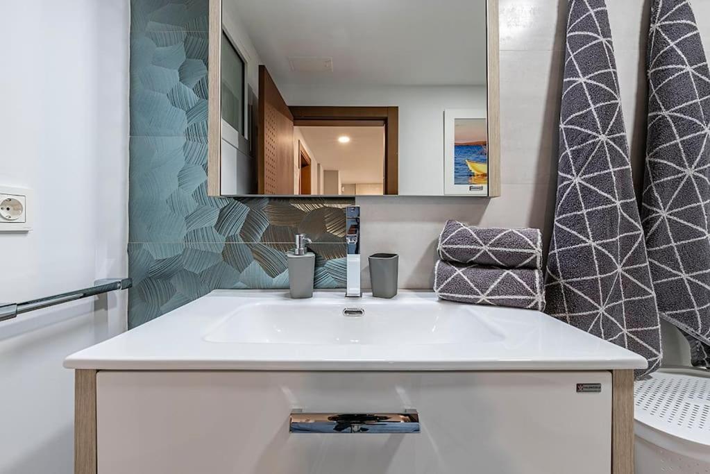 Luxury Casa Con Piscina, Wifi, 150M Dal Mare Apartman Miami Playa Kültér fotó