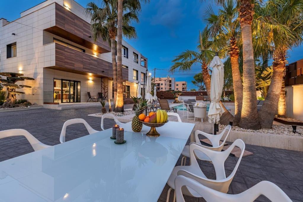 Luxury Casa Con Piscina, Wifi, 150M Dal Mare Apartman Miami Playa Kültér fotó